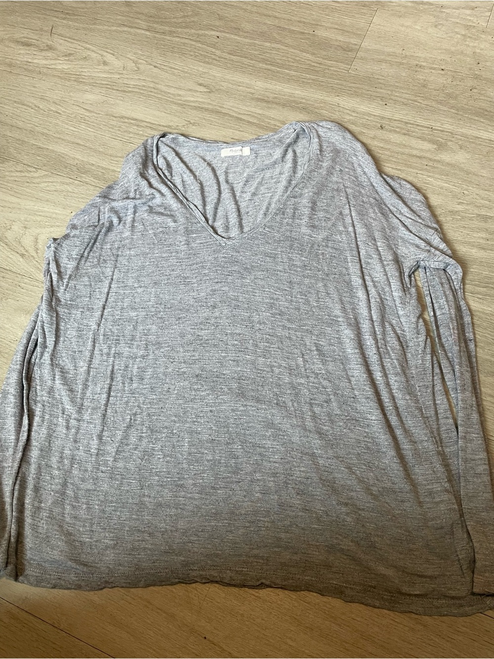 Madewell Light Gray V-Neck Long Sleeve Tee